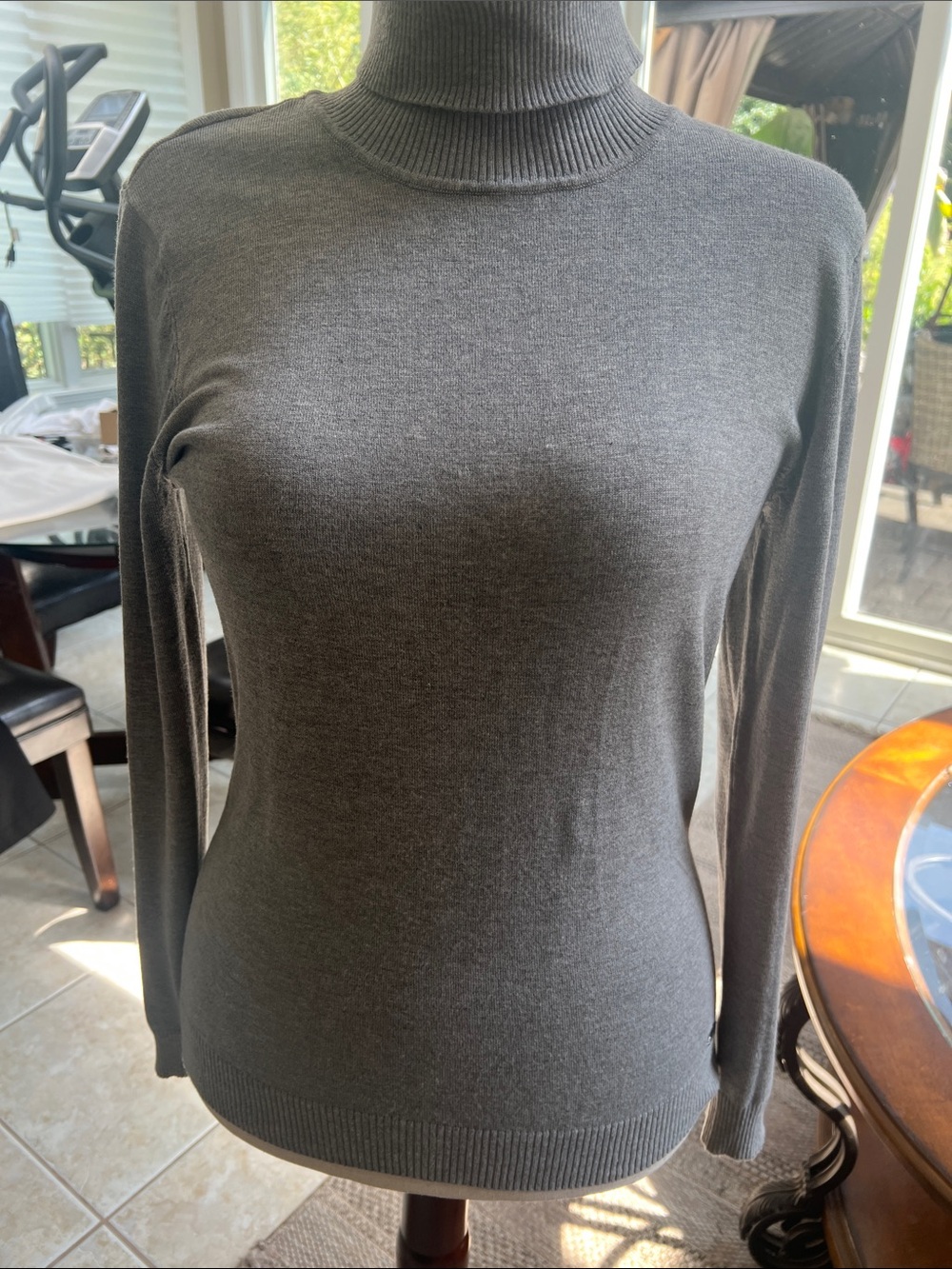 Calvin Klein Light Gray Turtleneck Sweater Size Medium